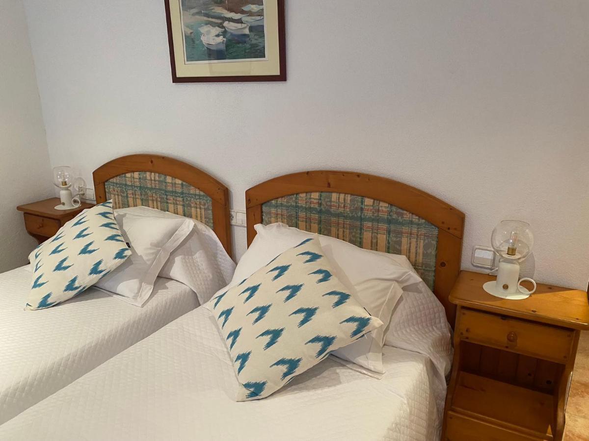 Hostal Restaurante Cala カラ・フィゲラ エクステリア 写真