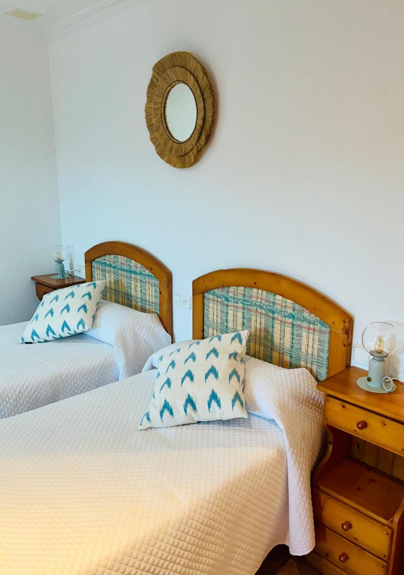 Hostal Restaurante Cala カラ・フィゲラ エクステリア 写真