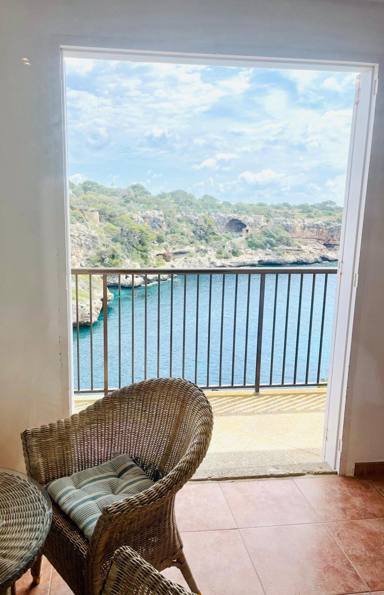 Hostal Restaurante Cala カラ・フィゲラ エクステリア 写真